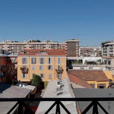 Via Tortona *