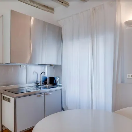 Via Tortona Apartman Milánó